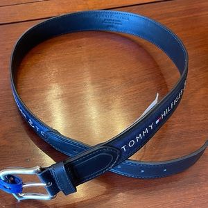 Tommy Hilfiger Men’s Leather & Canvas Logo Belt Style# 11TL02X032